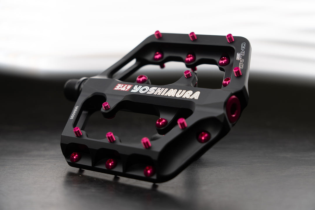 LIMITED EDITION CHILAO SS LARGE PEDALS IN FLAT BLACK AND PINK